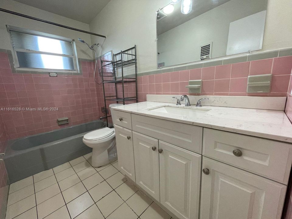 For Rent: $2,350 (2 beds, 2 baths, 1770 Square Feet)