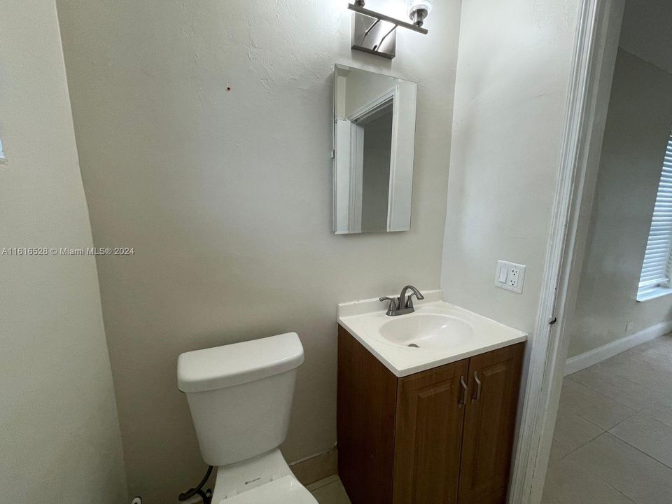 For Rent: $2,350 (2 beds, 2 baths, 1770 Square Feet)