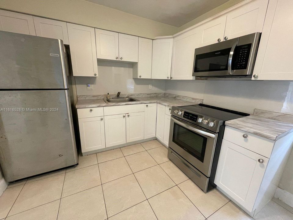 For Rent: $2,350 (2 beds, 2 baths, 1770 Square Feet)