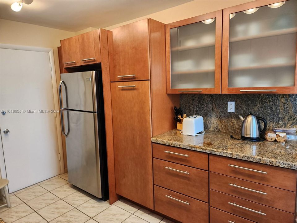 For Sale: $360,000 (2 beds, 2 baths, 1145 Square Feet)