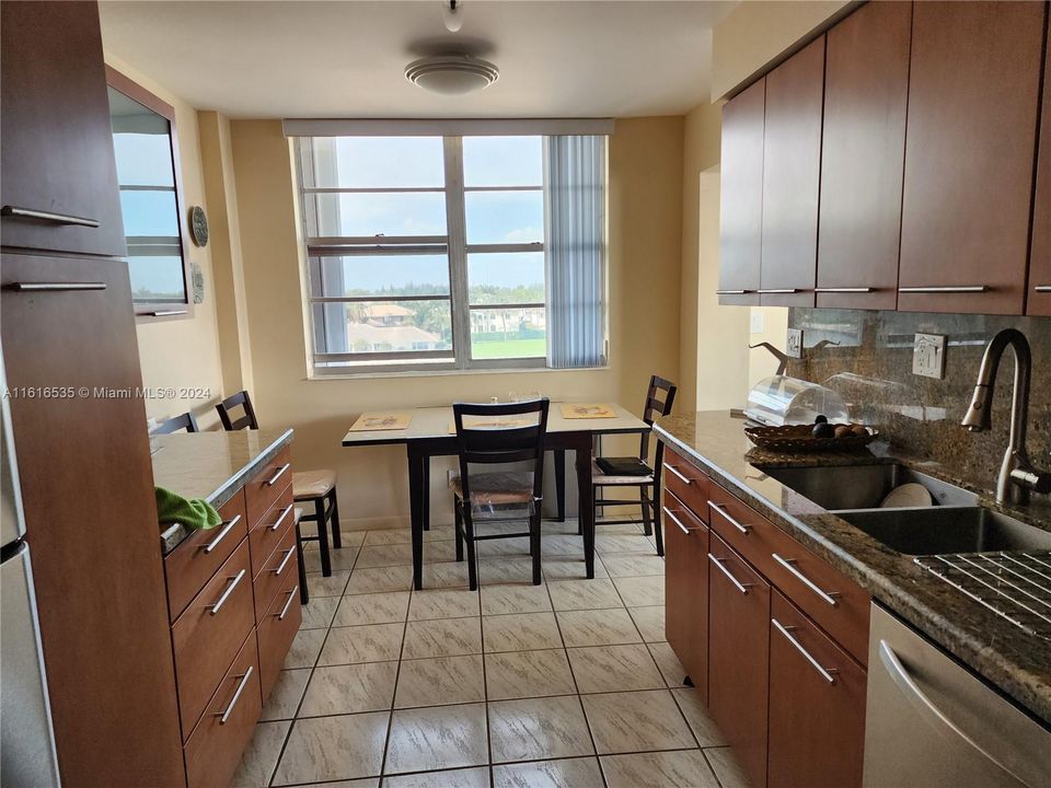 En Venta: $360,000 (2 camas, 2 baños, 1145 Pies cuadrados)