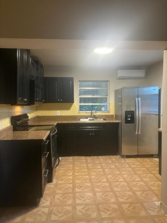 For Rent: $2,299 (3 beds, 2 baths, 1141 Square Feet)