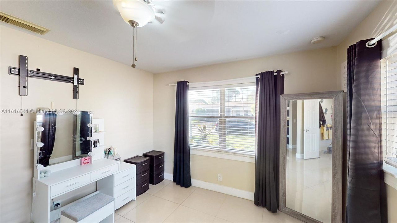 For Sale: $418,000 (3 beds, 2 baths, 1180 Square Feet)