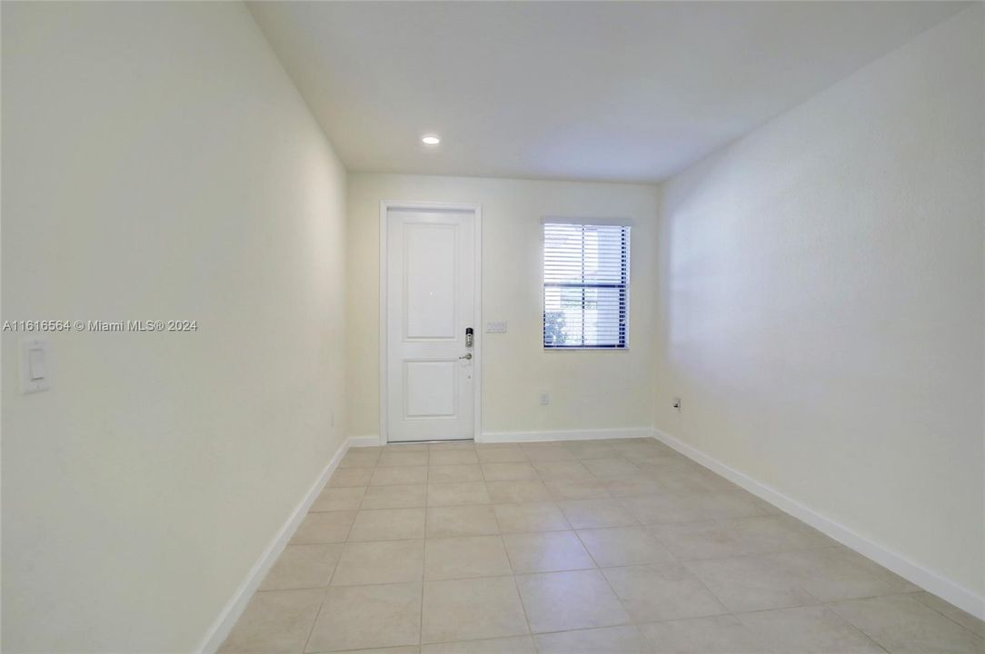 For Rent: $3,400 (3 beds, 2 baths, 1701 Square Feet)