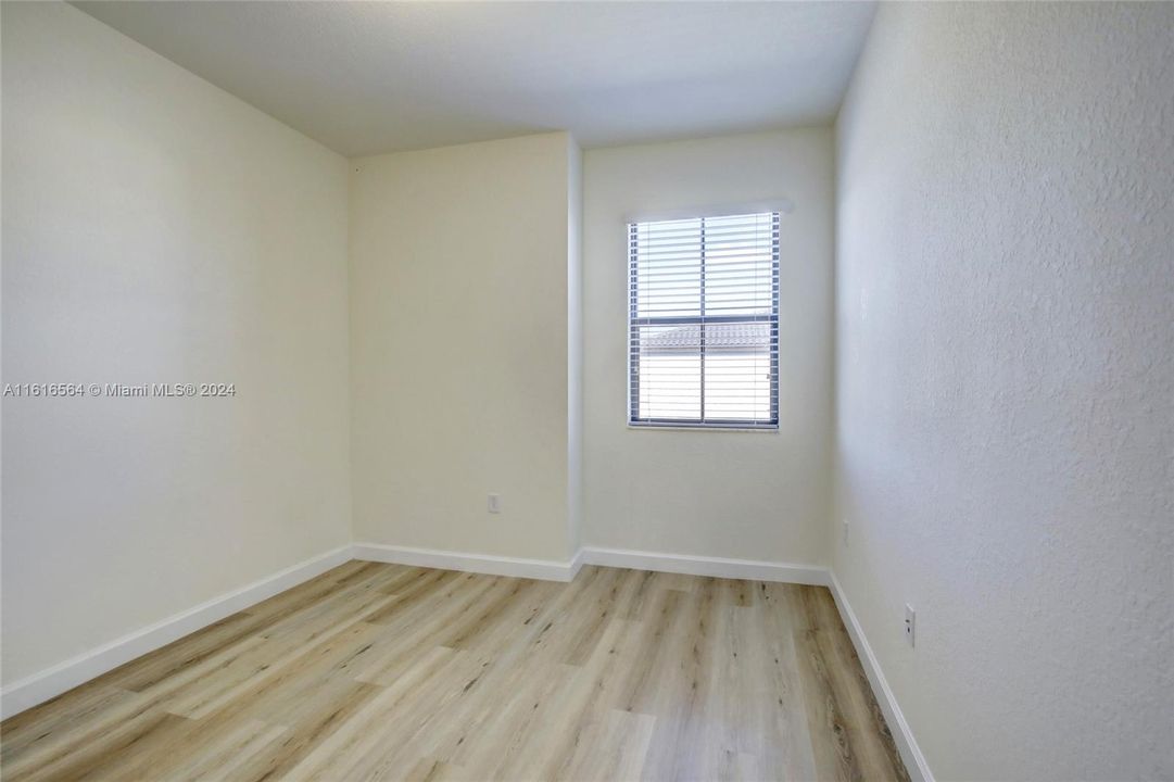 For Rent: $3,400 (3 beds, 2 baths, 1701 Square Feet)