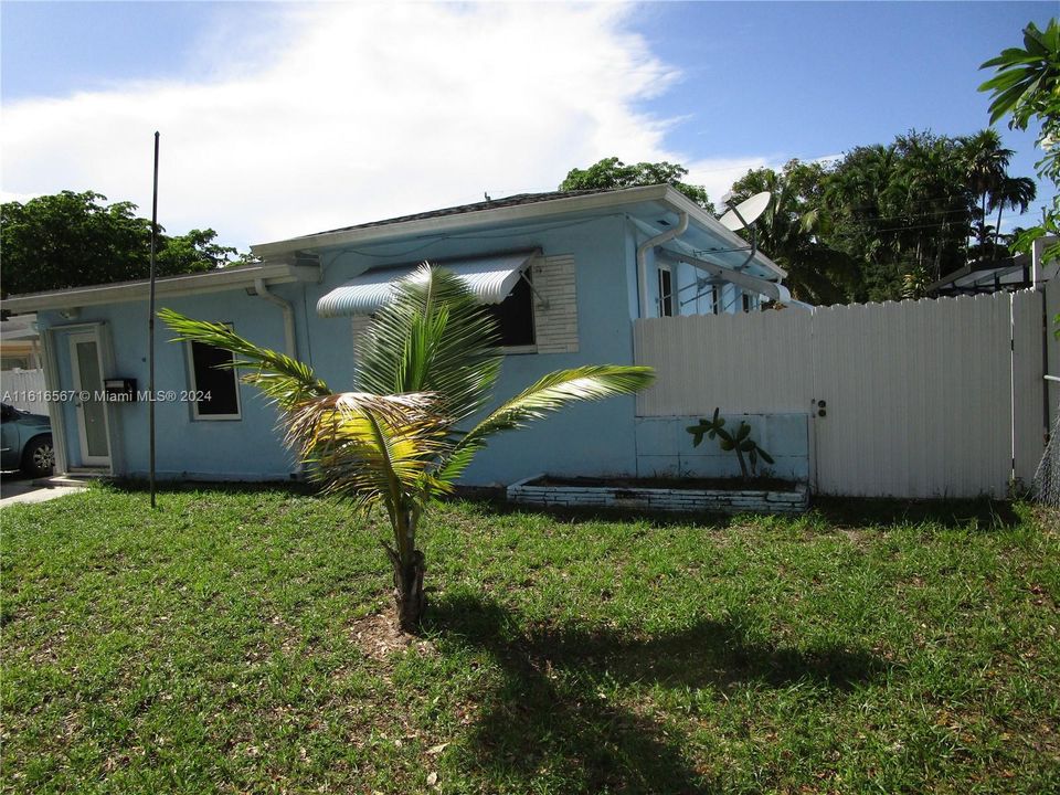 For Sale: $460,000 (4 beds, 2 baths, 1446 Square Feet)