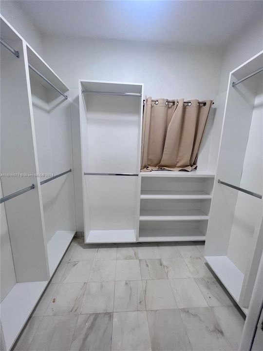 В аренду: $3,600 (3 спален, 2 ванн, 1150 Квадратных фут)