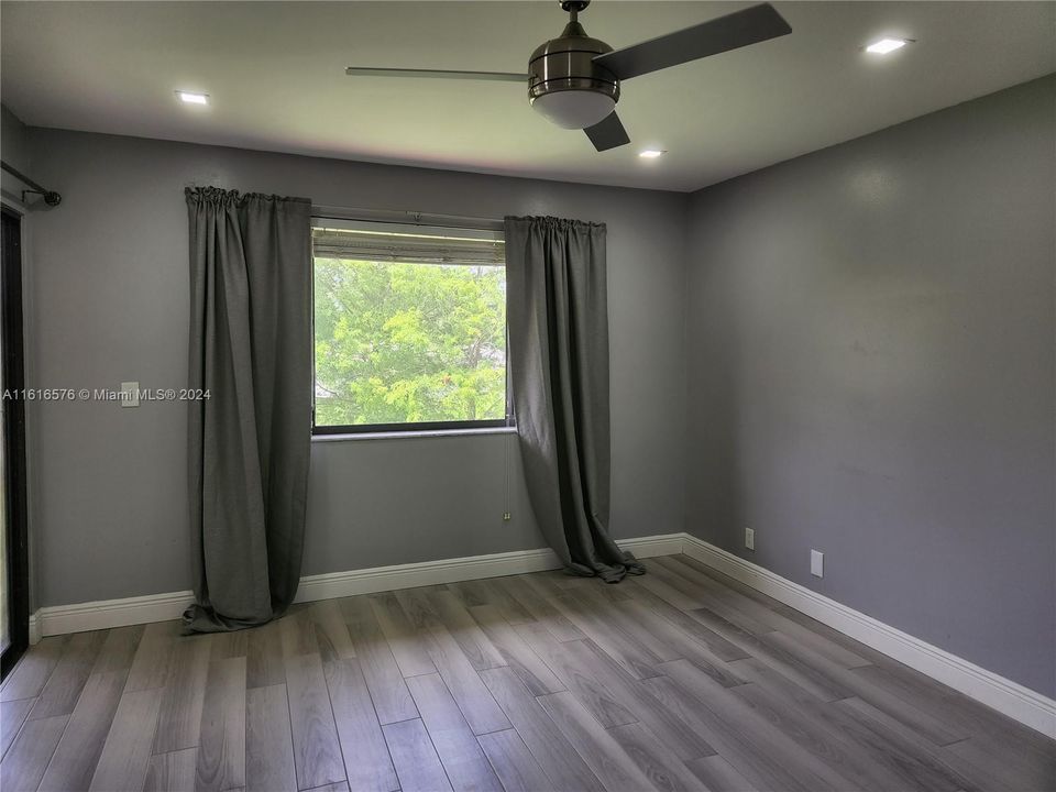 For Rent: $2,800 (2 beds, 2 baths, 1034 Square Feet)