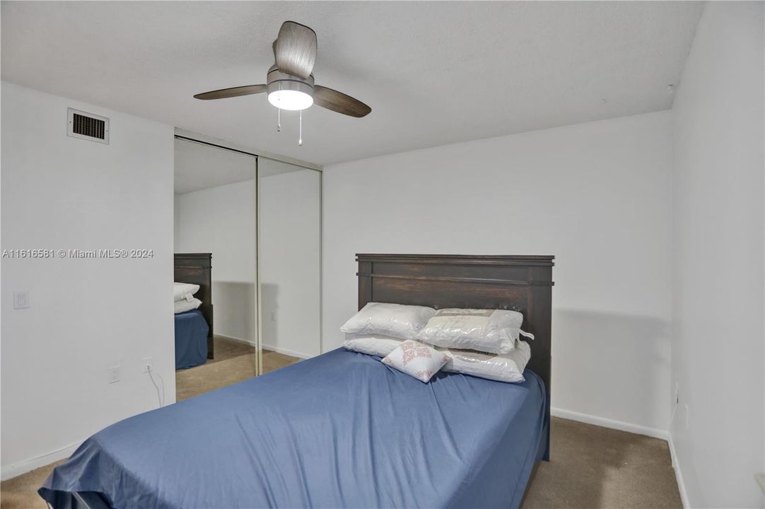 For Rent: $2,600 (2 beds, 2 baths, 1385 Square Feet)