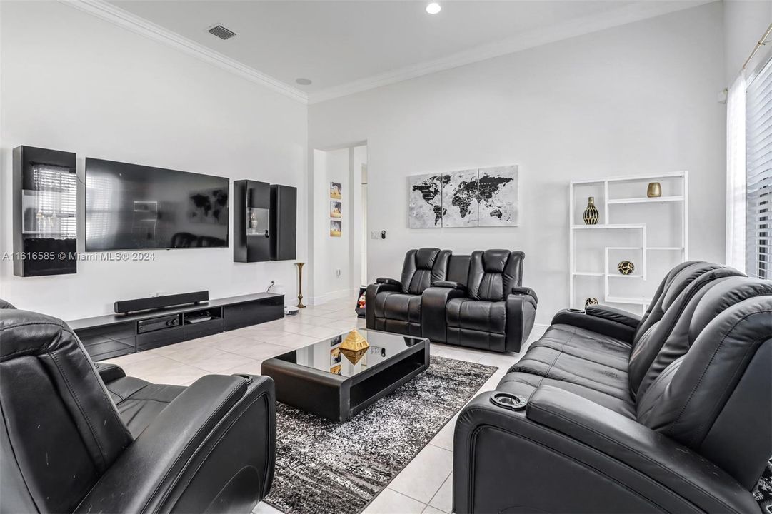 Active With Contract: $489,000 (3 beds, 2 baths, 2104 Square Feet)