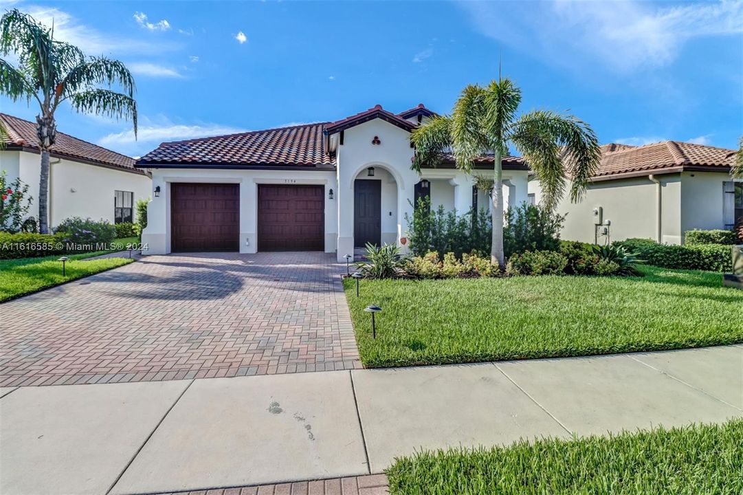 For Sale: $498,990 (3 beds, 2 baths, 2104 Square Feet)