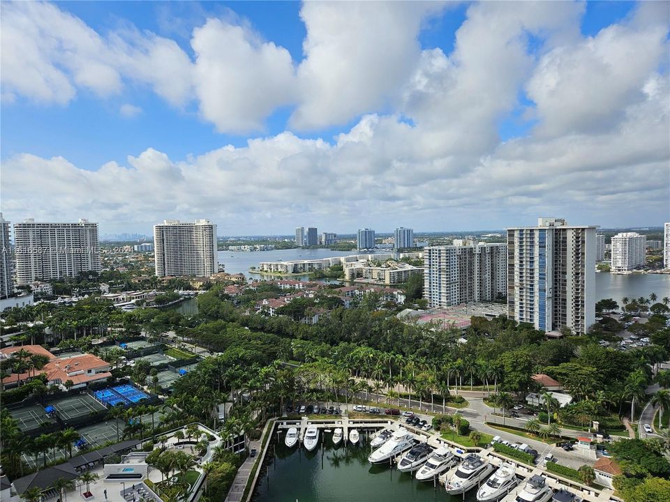 For Sale: $2,495,000 (3 beds, 3 baths, 3274 Square Feet)