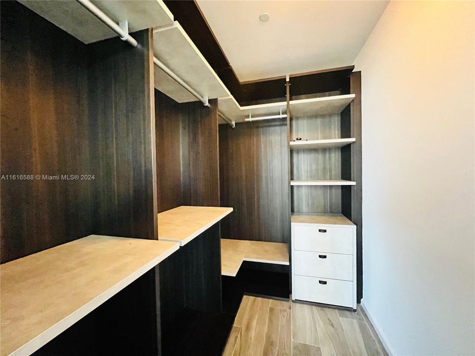 For Rent: $6,000 (2 beds, 2 baths, 1119 Square Feet)