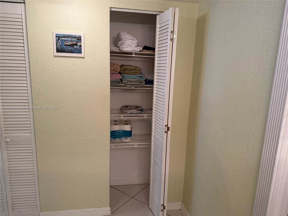 For Rent: $3,000 (1 beds, 2 baths, 857 Square Feet)