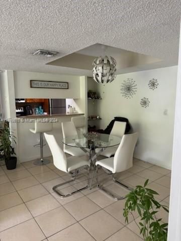 For Rent: $2,300 (2 beds, 2 baths, 827 Square Feet)