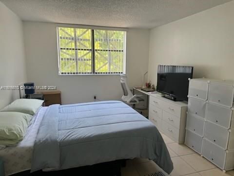 For Rent: $2,300 (2 beds, 2 baths, 827 Square Feet)