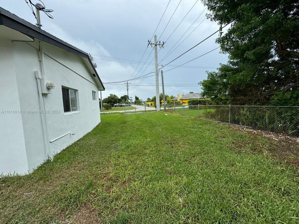 For Sale: $650,000 (4 beds, 3 baths, 2417 Square Feet)