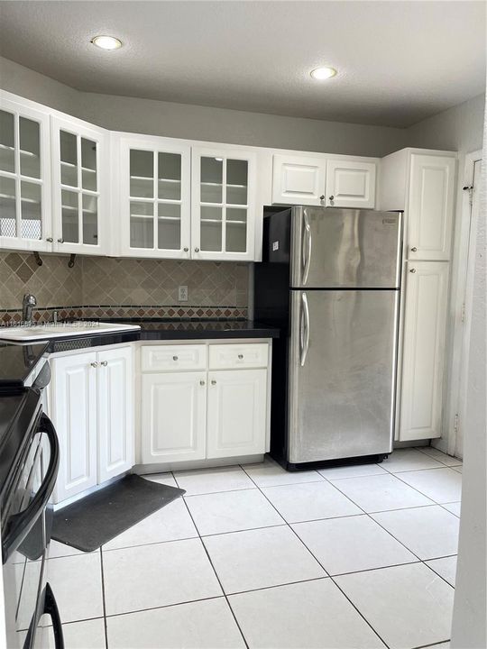 For Sale: $157,000 (2 beds, 2 baths, 1099 Square Feet)