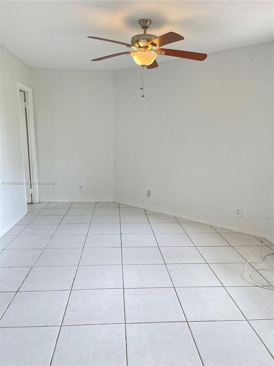 For Rent: $1,800 (2 beds, 2 baths, 1099 Square Feet)