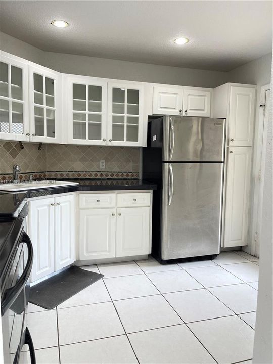 For Rent: $1,800 (2 beds, 2 baths, 1099 Square Feet)