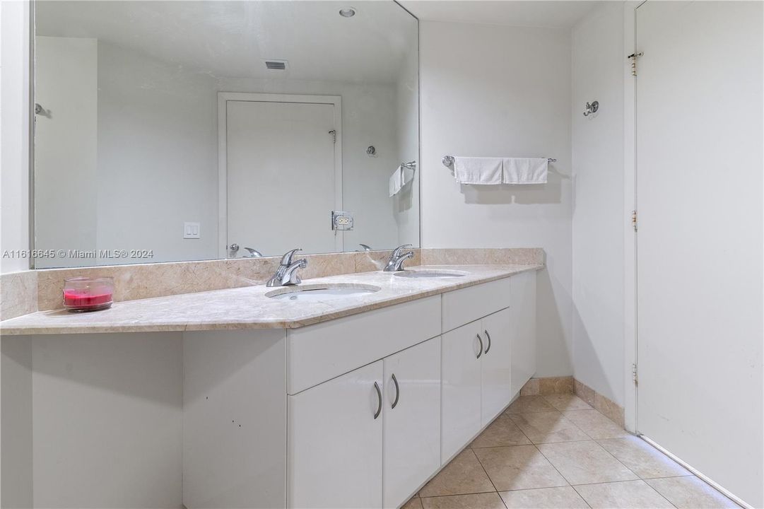 For Rent: $6,950 (2 beds, 2 baths, 1397 Square Feet)