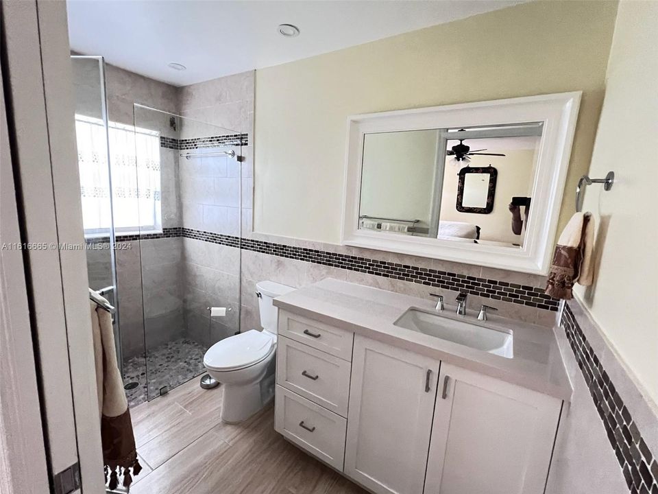 For Sale: $599,900 (2 beds, 2 baths, 1208 Square Feet)