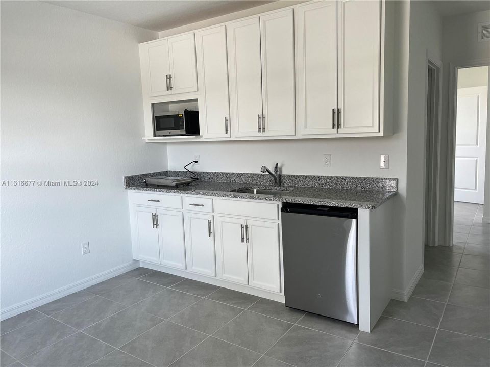 For Rent: $1,500 (1 beds, 1 baths, 500 Square Feet)