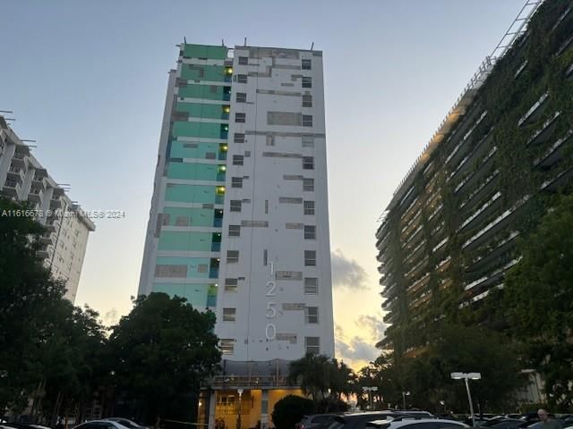 En Venta: $200,000 (0 camas, 1 baños, 408 Pies cuadrados)