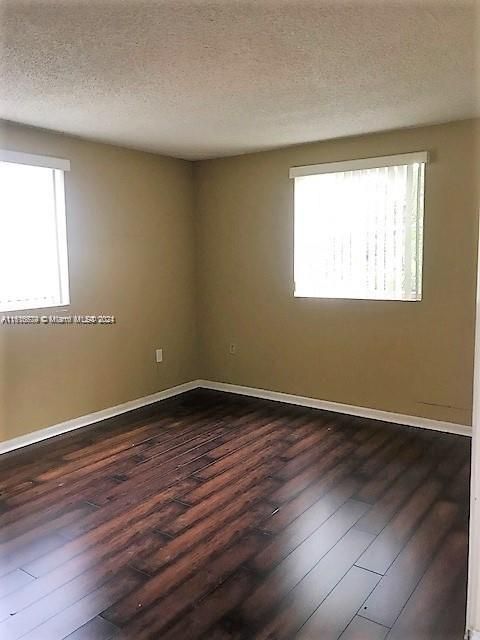 For Rent: $1,750 (1 beds, 1 baths, 848 Square Feet)