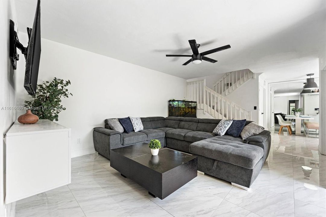 For Sale: $399,000 (3 beds, 2 baths, 1488 Square Feet)