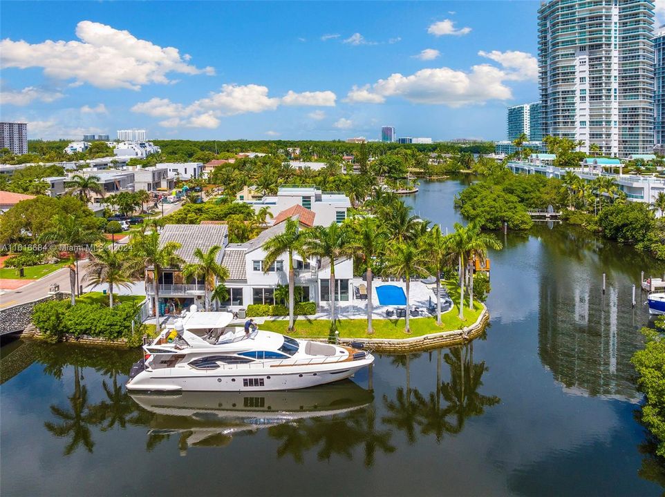 For Sale: $5,500,000 (4 beds, 3 baths, 2991 Square Feet)