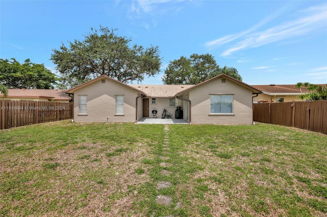 For Sale: $545,000 (4 beds, 2 baths, 1622 Square Feet)