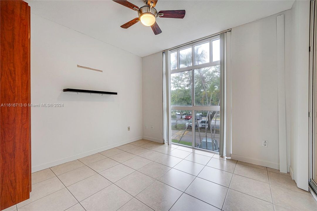 For Sale: $390,000 (2 beds, 2 baths, 1130 Square Feet)