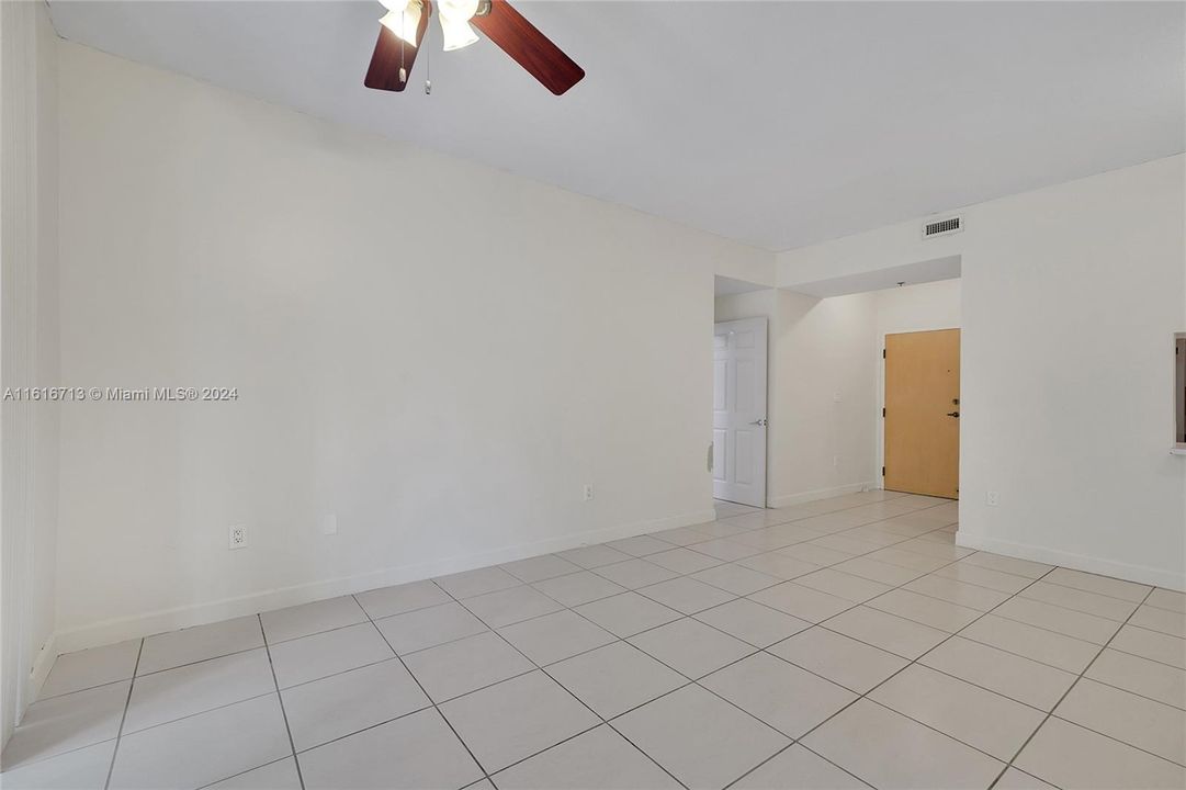 For Sale: $390,000 (2 beds, 2 baths, 1130 Square Feet)