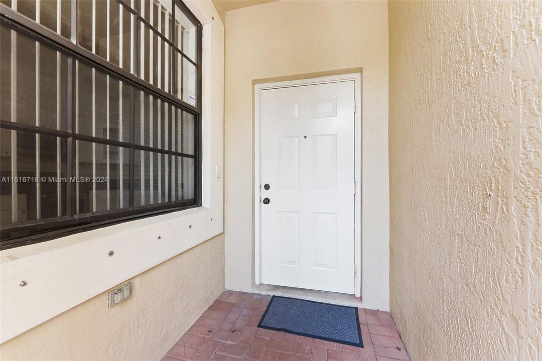 For Rent: $2,925 (2 beds, 2 baths, 1155 Square Feet)