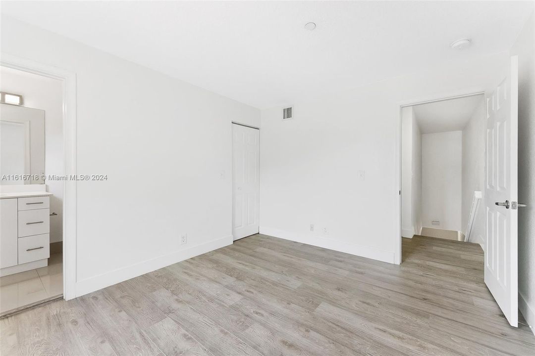 For Rent: $2,925 (2 beds, 2 baths, 1155 Square Feet)