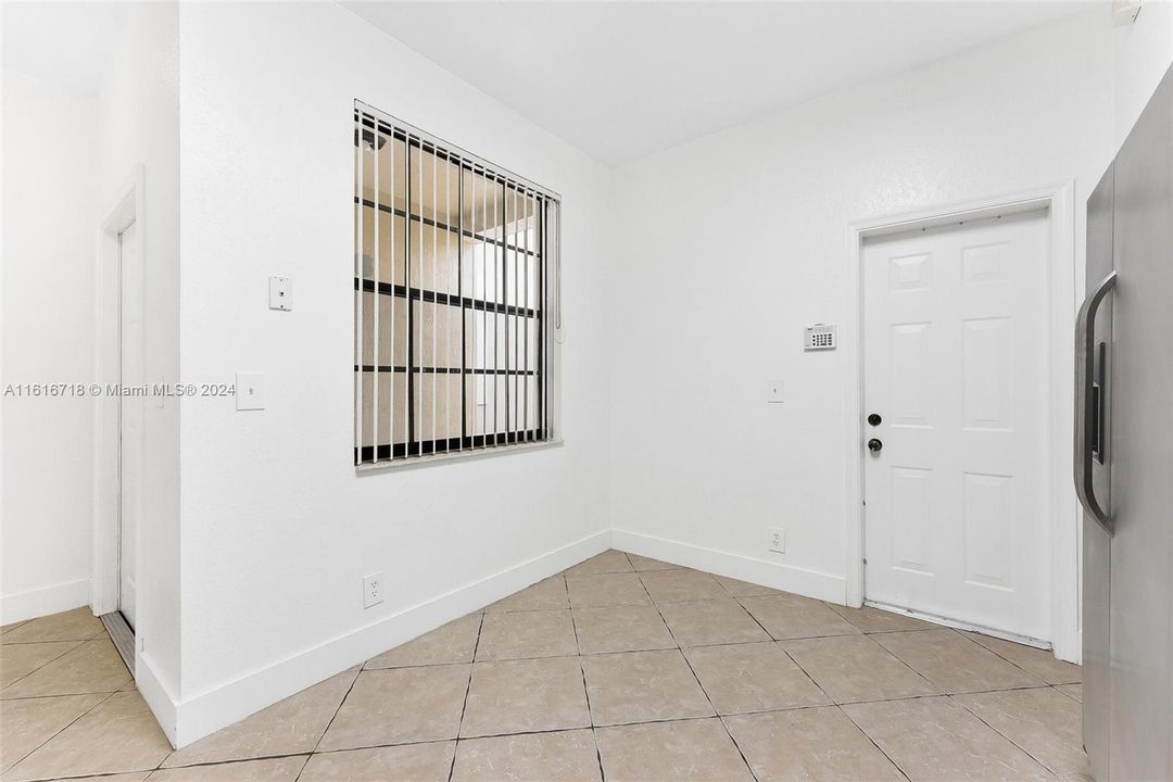 For Rent: $2,925 (2 beds, 2 baths, 1155 Square Feet)