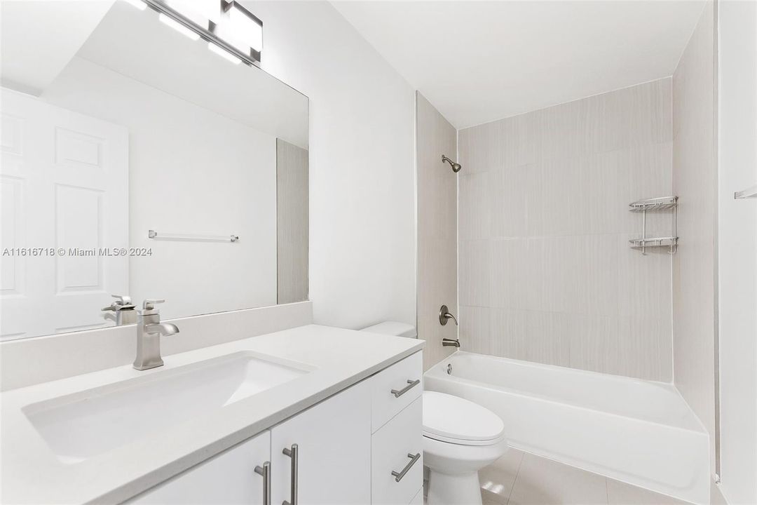 For Rent: $2,925 (2 beds, 2 baths, 1155 Square Feet)