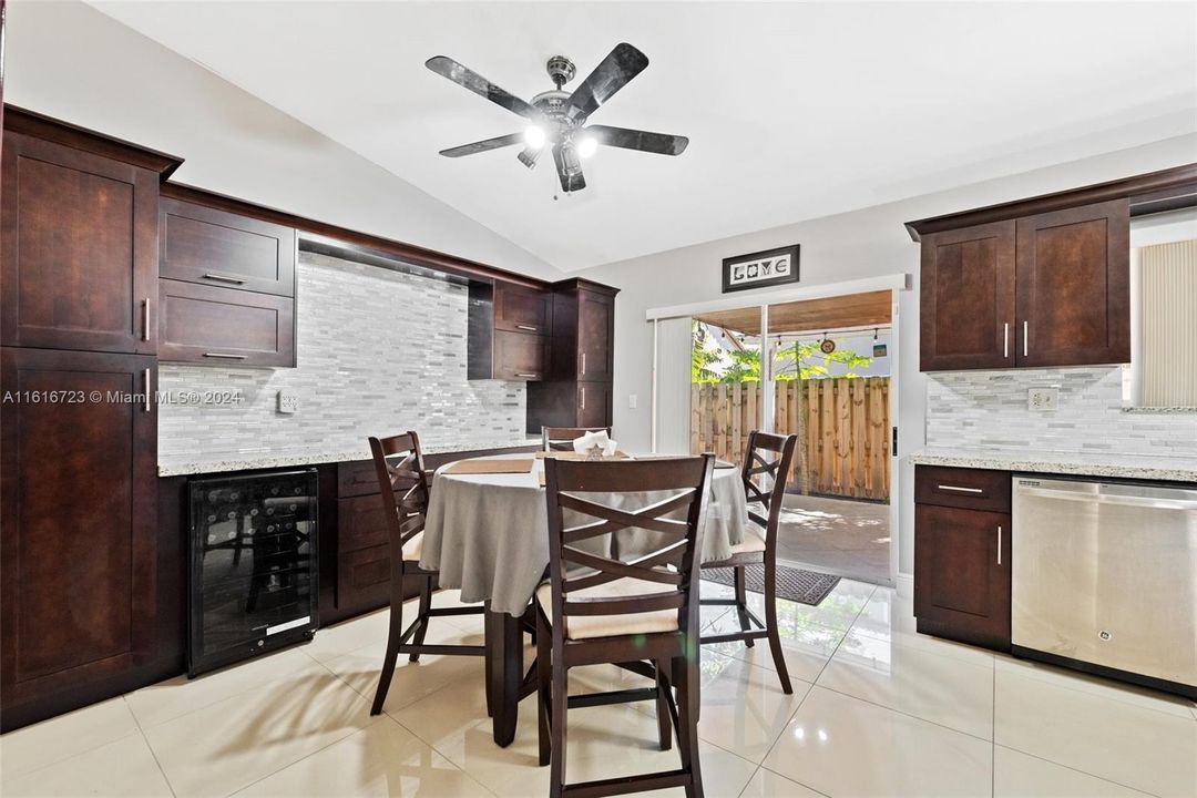 For Sale: $638,000 (3 beds, 2 baths, 1434 Square Feet)
