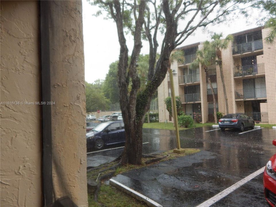 Recently Sold: $265,000 (2 beds, 2 baths, 906 Square Feet)