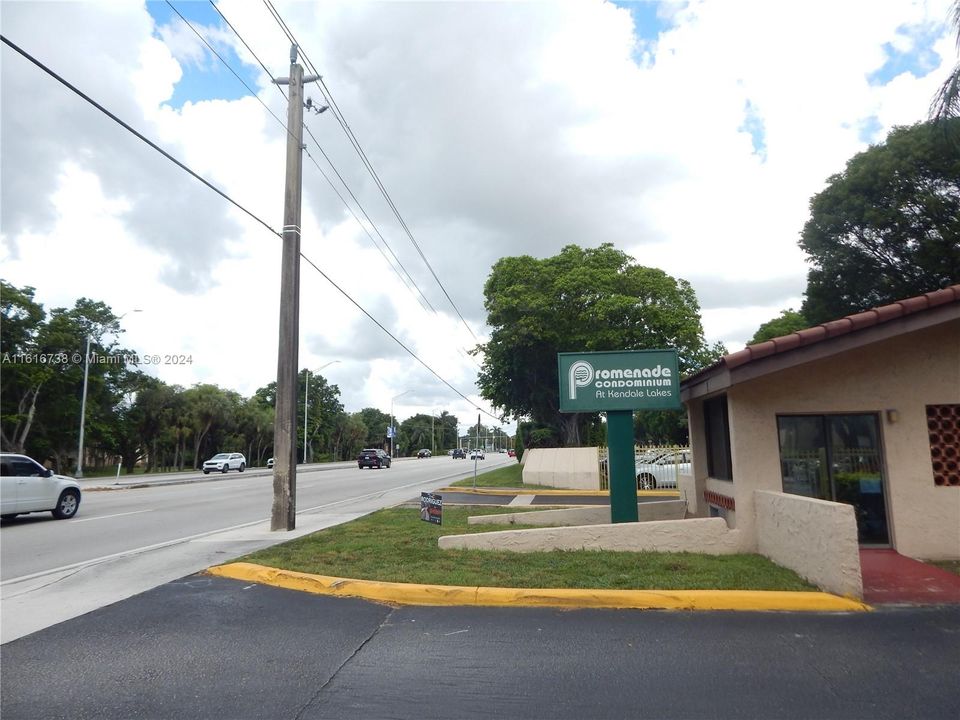 Recently Sold: $265,000 (2 beds, 2 baths, 906 Square Feet)