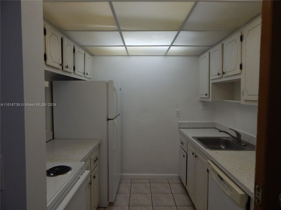 Recently Sold: $265,000 (2 beds, 2 baths, 906 Square Feet)