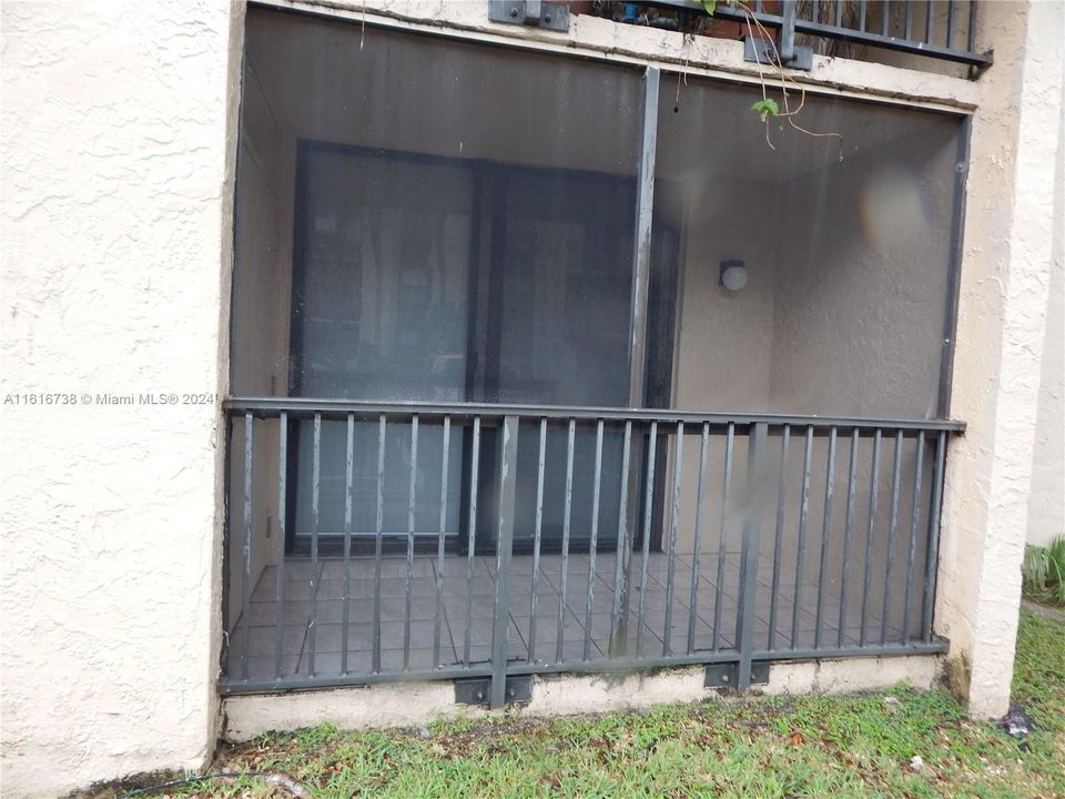 Recently Sold: $265,000 (2 beds, 2 baths, 906 Square Feet)