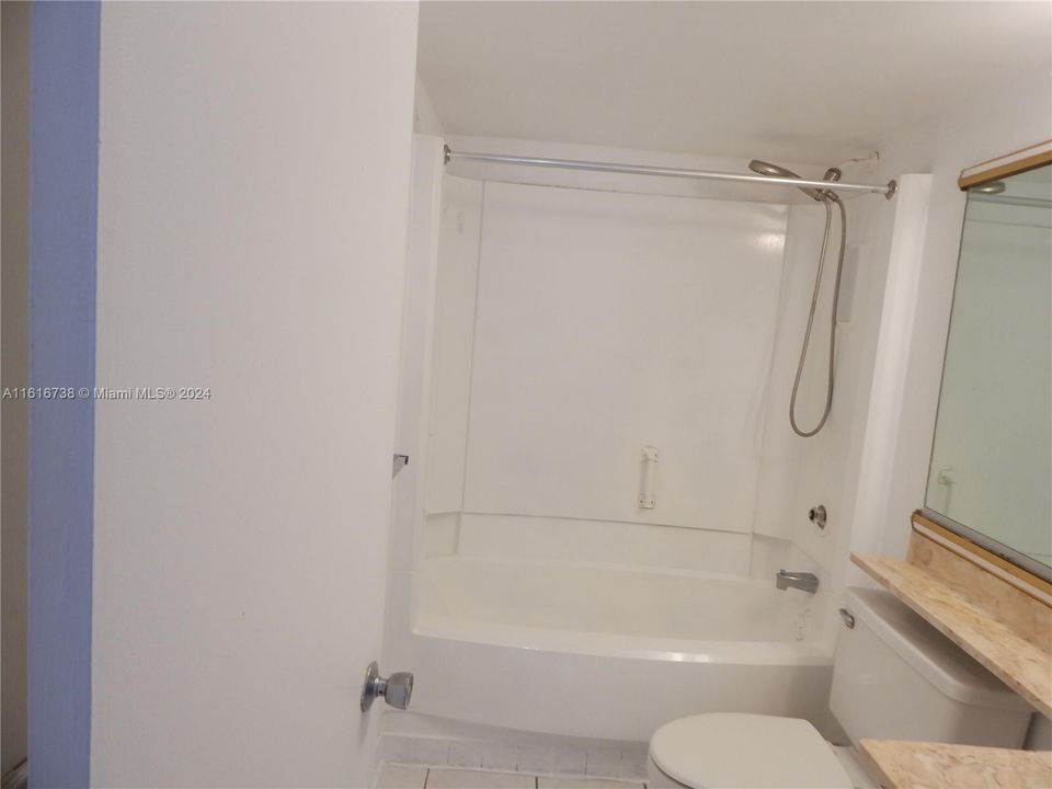 Recently Sold: $265,000 (2 beds, 2 baths, 906 Square Feet)