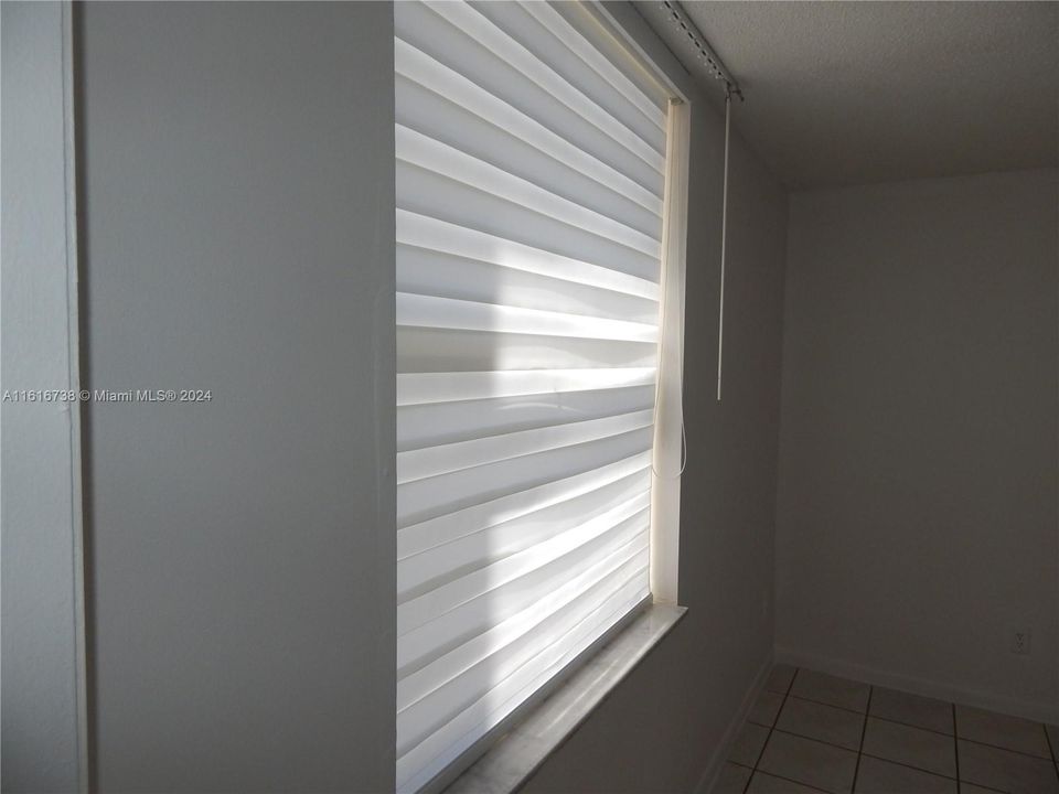 Recently Sold: $265,000 (2 beds, 2 baths, 906 Square Feet)