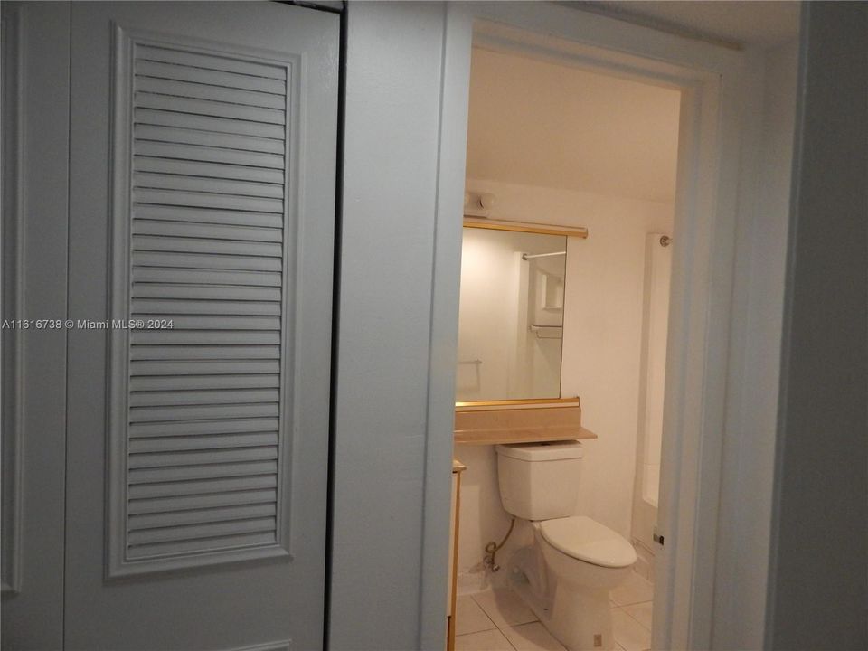 Recently Sold: $265,000 (2 beds, 2 baths, 906 Square Feet)