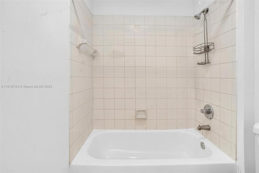 В аренду: $2,400 (2 спален, 2 ванн, 1183 Квадратных фут)