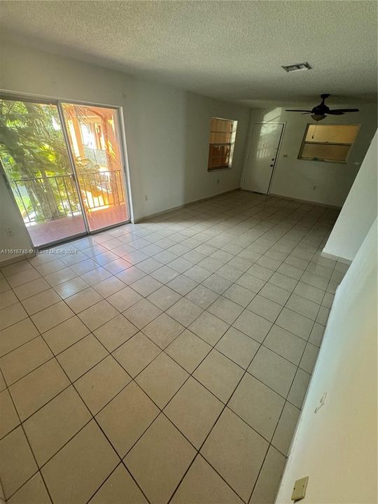 For Rent: $3,000 (3 beds, 2 baths, 1100 Square Feet)