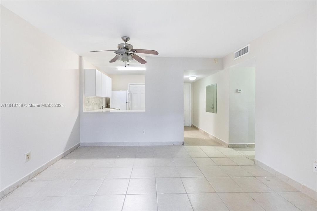 For Sale: $185,000 (2 beds, 2 baths, 920 Square Feet)