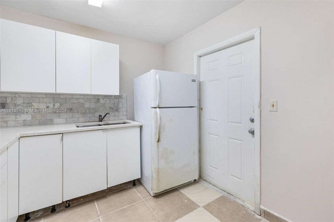 For Sale: $185,000 (2 beds, 2 baths, 920 Square Feet)